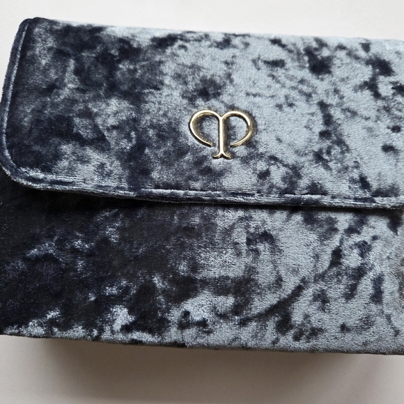 Chic Velvet Clutch Cosmetic Purse in Grey Blue Cle de peau beaute - Picture 8 of 13